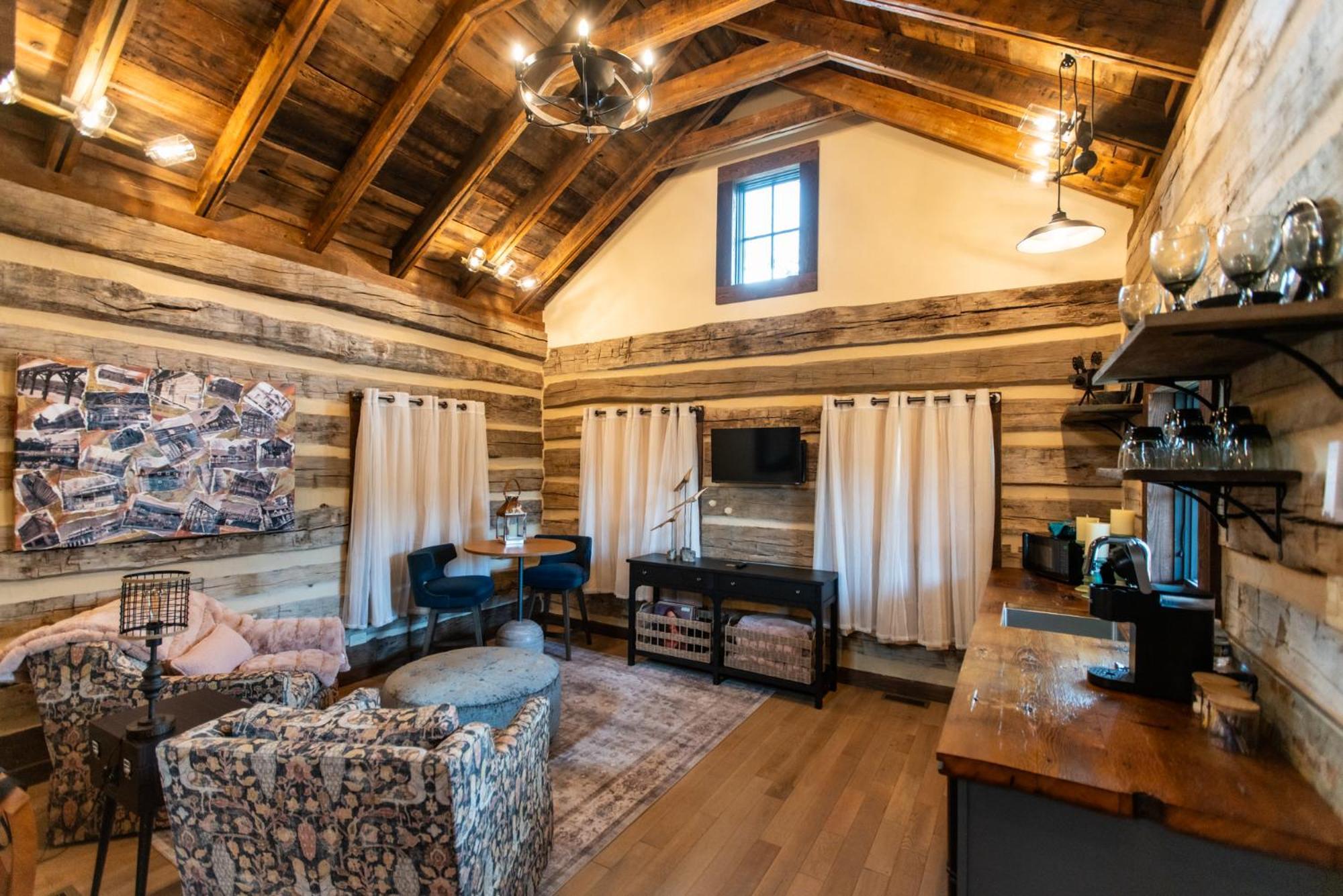 Barnwood Village White Sulphur Springs Esterno foto