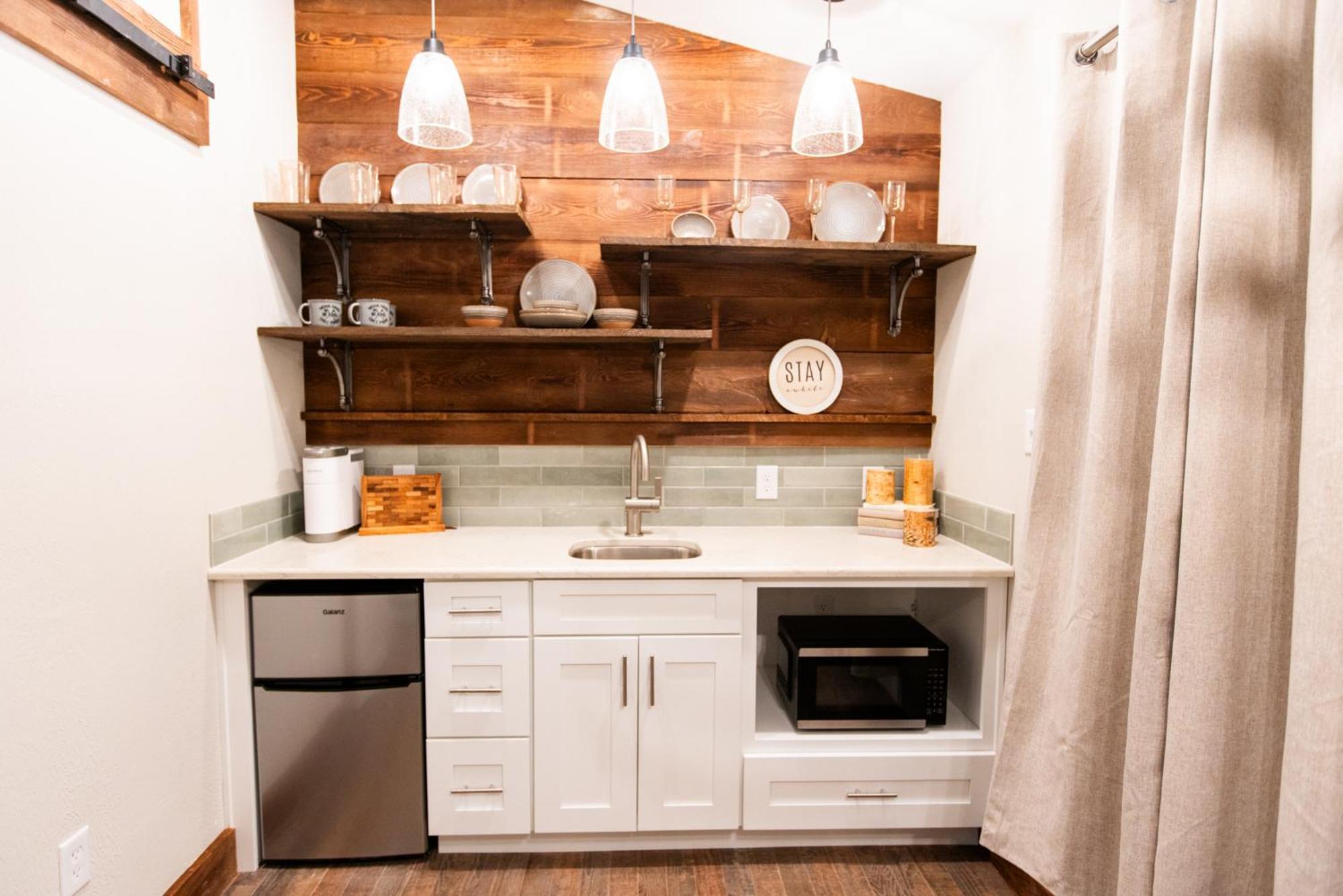 Barnwood Village White Sulphur Springs Esterno foto