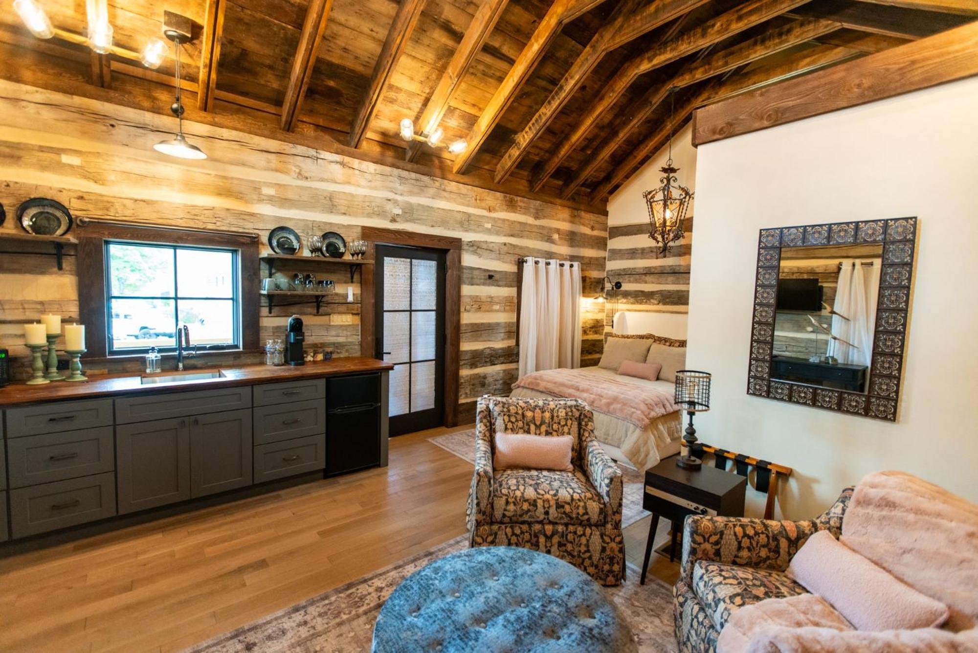 Barnwood Village White Sulphur Springs Esterno foto