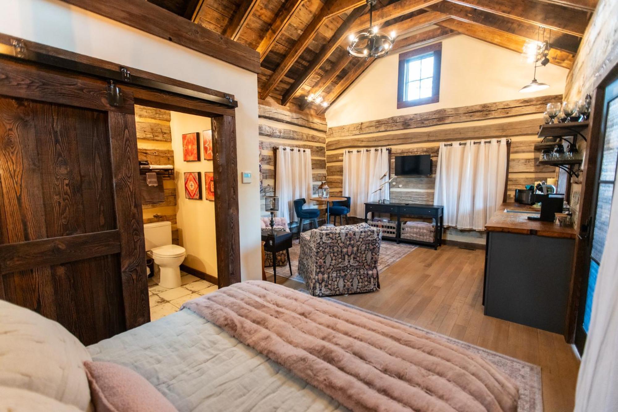 Barnwood Village White Sulphur Springs Esterno foto